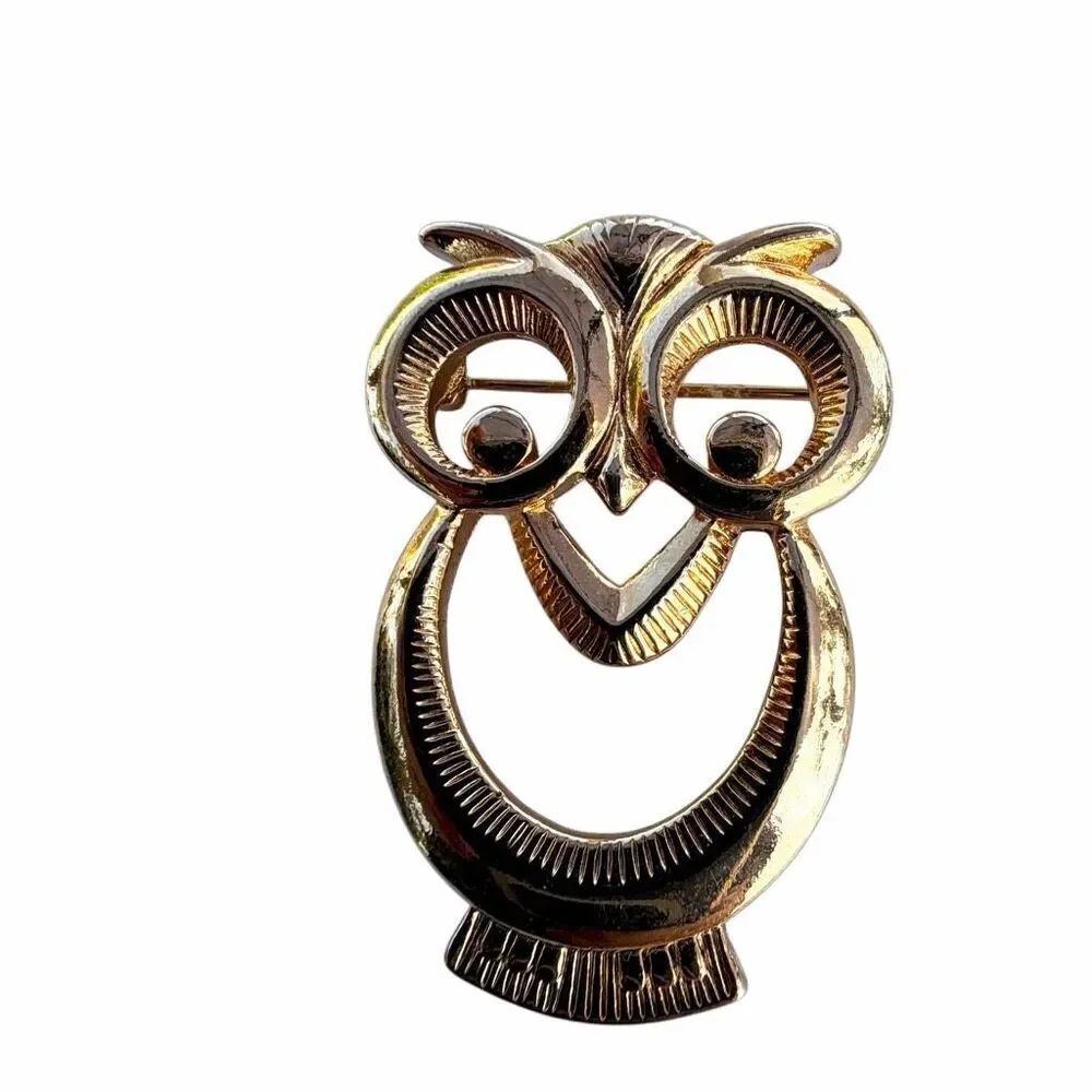 Vintage Gold Tone Owl Brooch